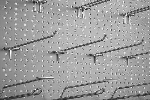 Zdjęcie produktu TABLICA WARSZTATOWA 1000X400 JASNO SZARY + 20x ZAWIESZKA PODWÓJNA EUROPERF. Z WYSIĘGNIKIEM L-200 FI4 CYNK YZ1 4